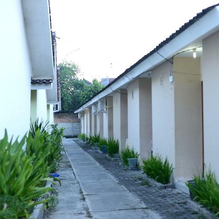 Reddoorz Syariah Plus Near Banyuwangi Airport Exterior foto