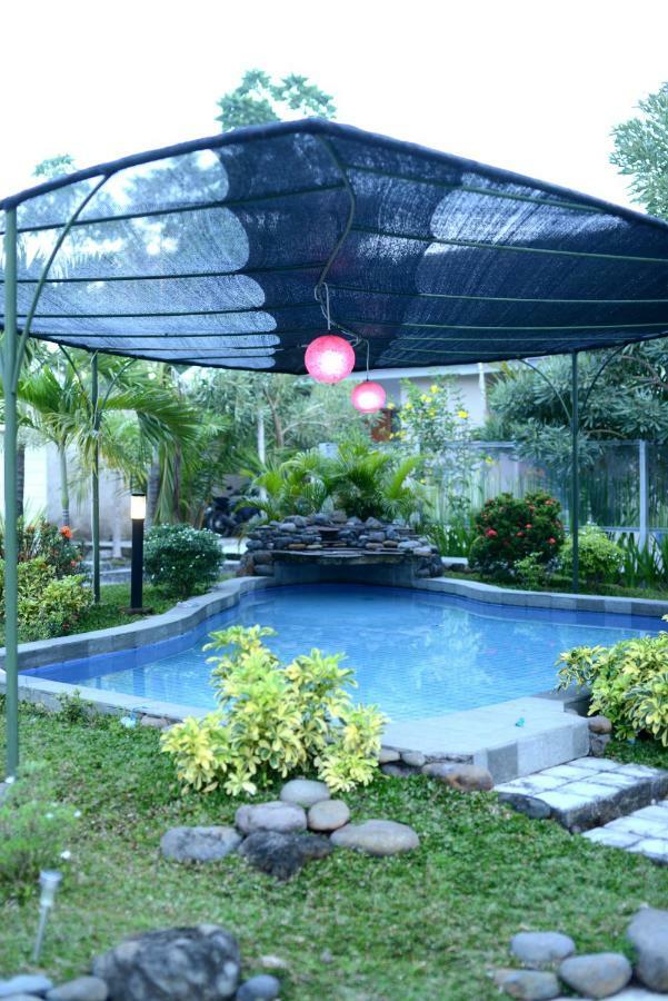 Reddoorz Syariah Plus Near Banyuwangi Airport Exterior foto